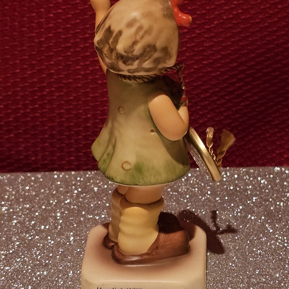 Hummel Club First Issue Plaque with Green and Brown Accents - Picture 7 of 9